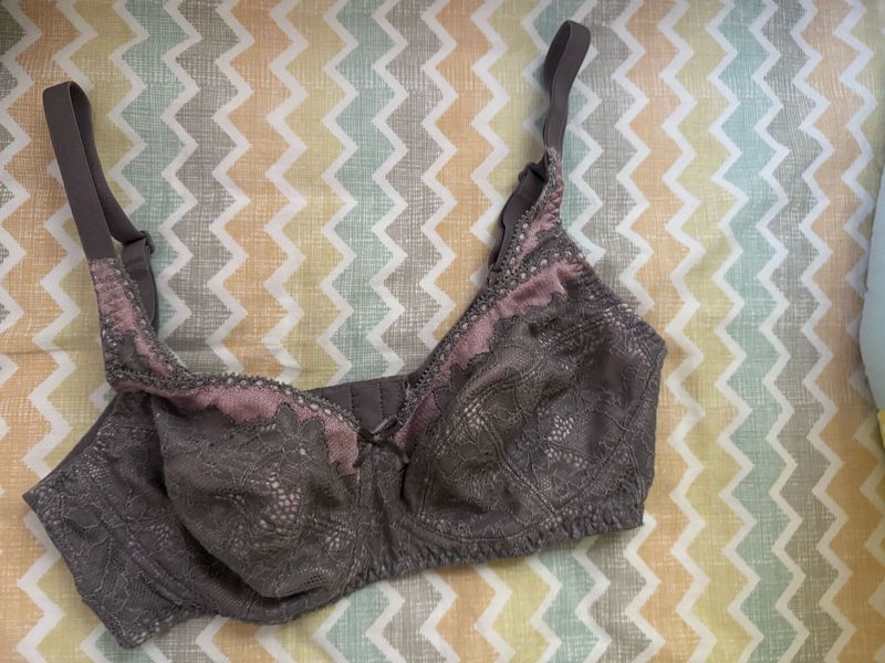Lace Detail Bra size 32B