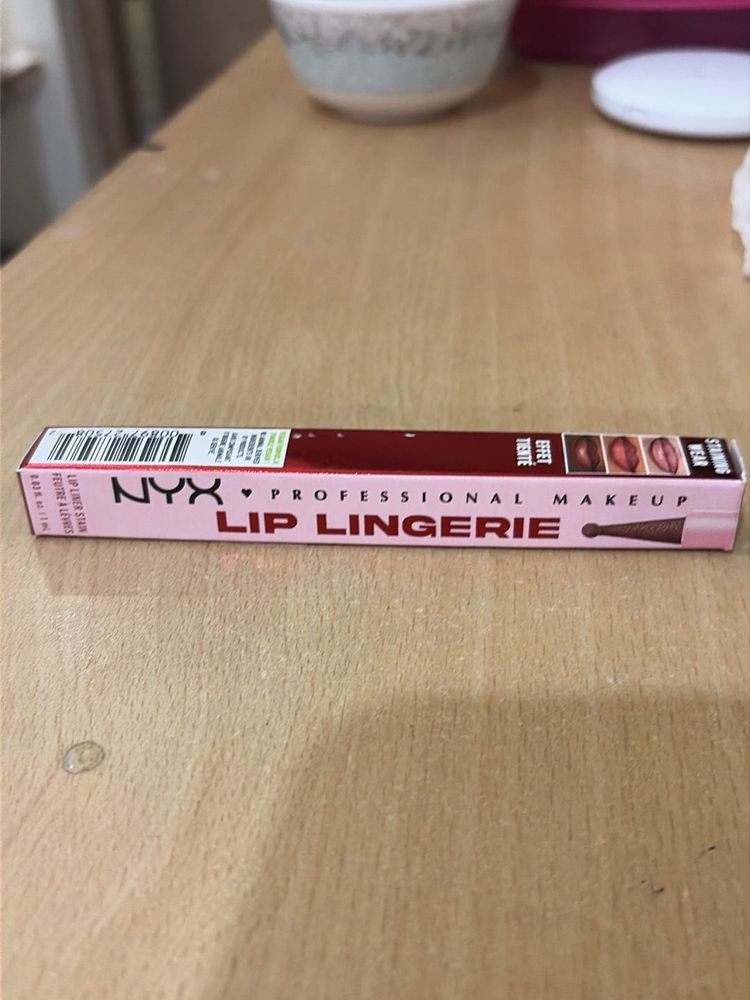 NYX Lip Lingerie Professional Makeup