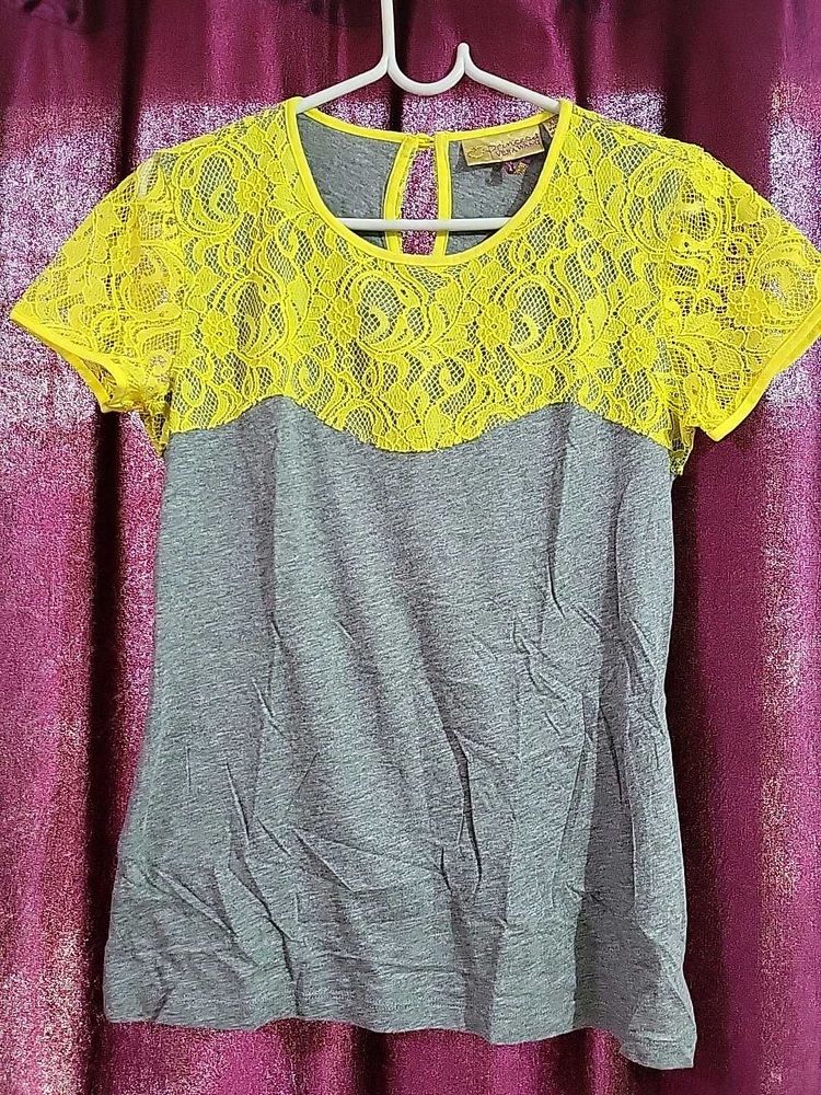 Vera Wang Tshirt