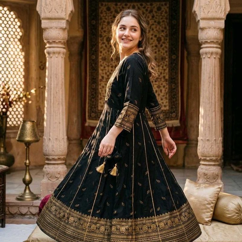 Elegant Black &amp; Gold Ethnic anarkali