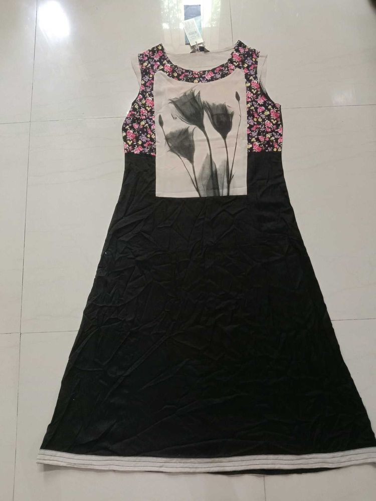 Elegant Black Kurta with Floral Print
