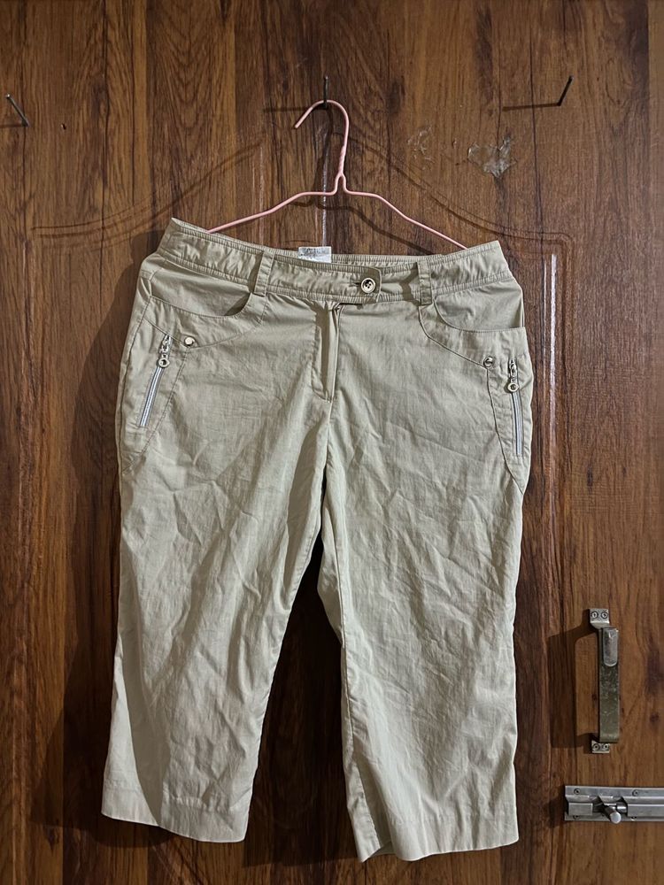 Stylish Beige Cropped capri Pants