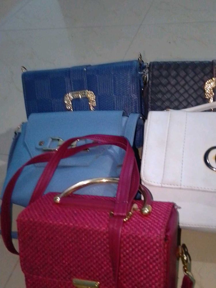 Chic Handbags Set buy 4 get 1 free🎊 offer