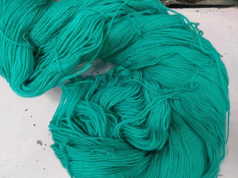 4 ply 200 gram Vibrant Green Yarn Skein