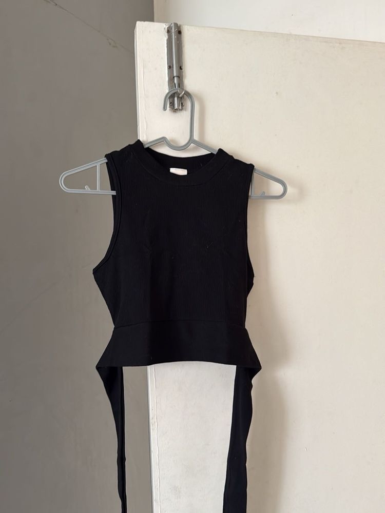 Sleek Black Sleeveless backless Top