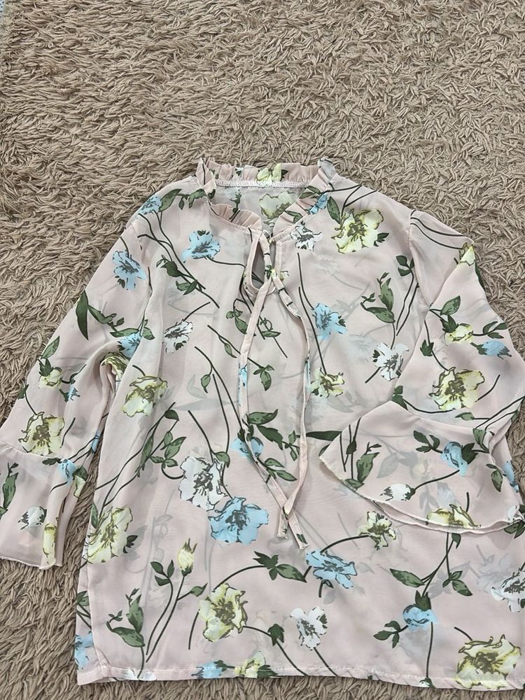 Chic Floral Bell Sleeve Blouse