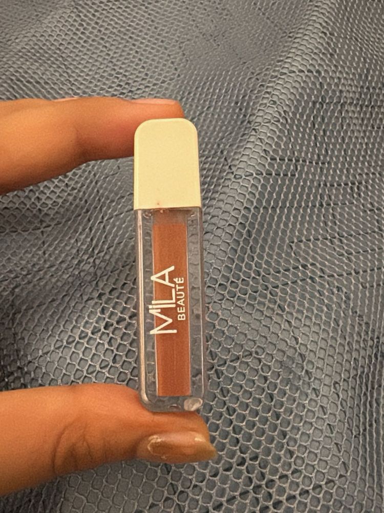 MLA Beaute nude brown Lip Gloss
