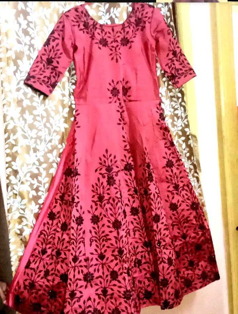 💗 Pink Embroidered Gown