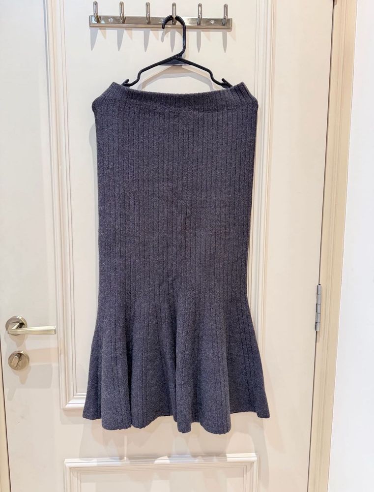 Grey Ribbed Knit Flare Skirt
