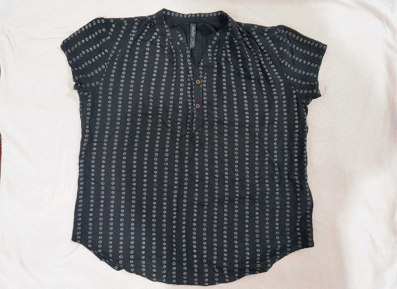 EASY BUY black with White printed Short Top