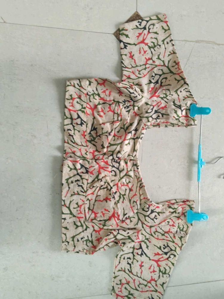 WHITE AND RED COLOUR COMBO BLOUSE
