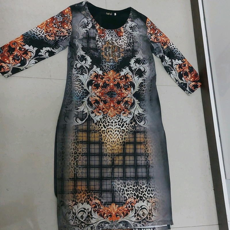 Fabulous  stretchable Side zip kurti