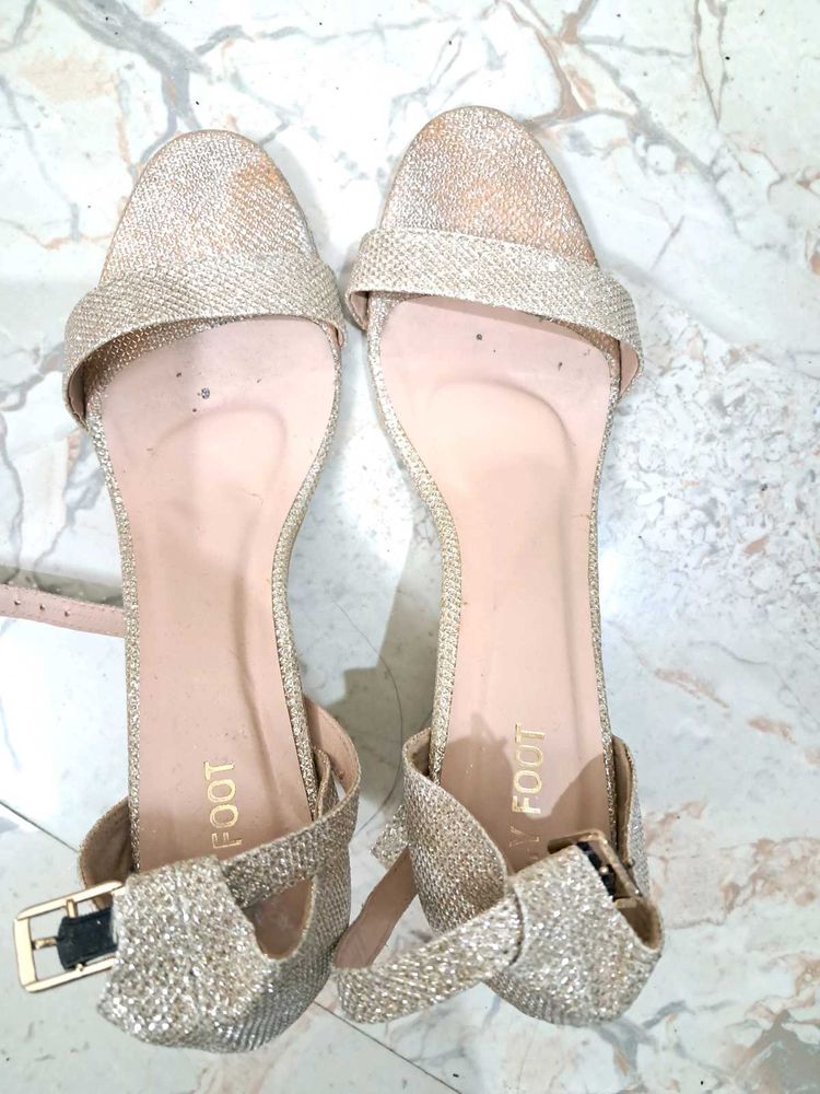 Sale On: Shimmery Party Wear Heels