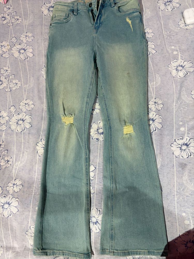 bootcut yellow fade blue  Jeans
