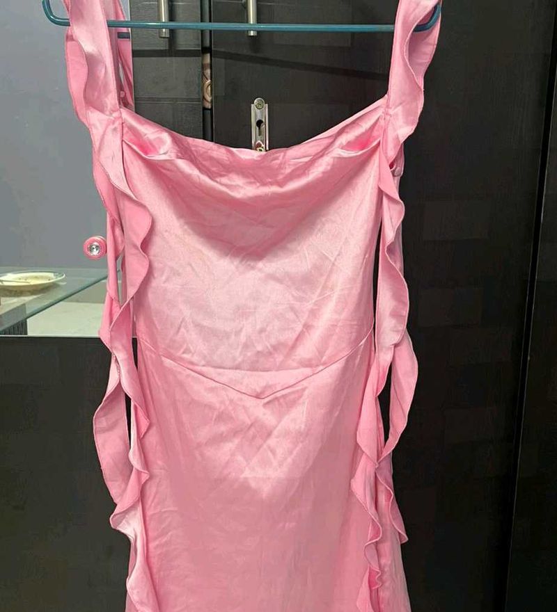 Pink ruffle backless dress