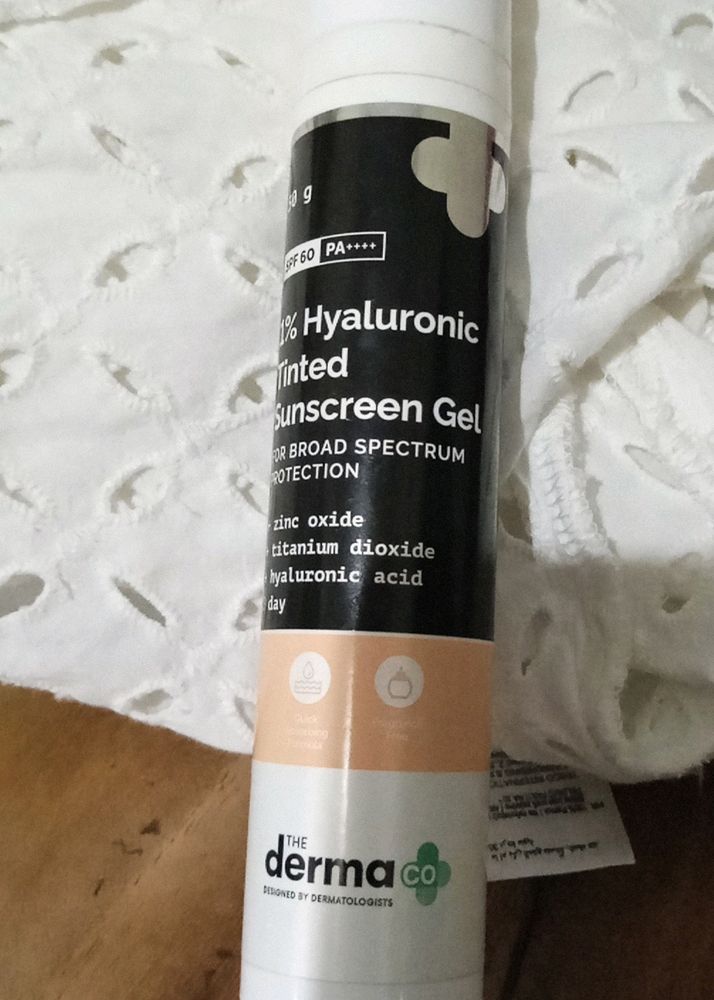 1% Hyaluronic Tinted Sunscreen Gel By Brand The Derma