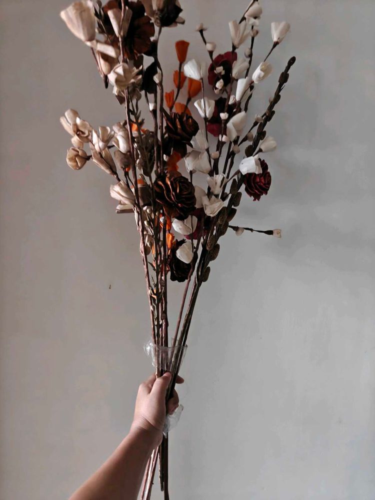 Decorative Dried Flower Arrangement