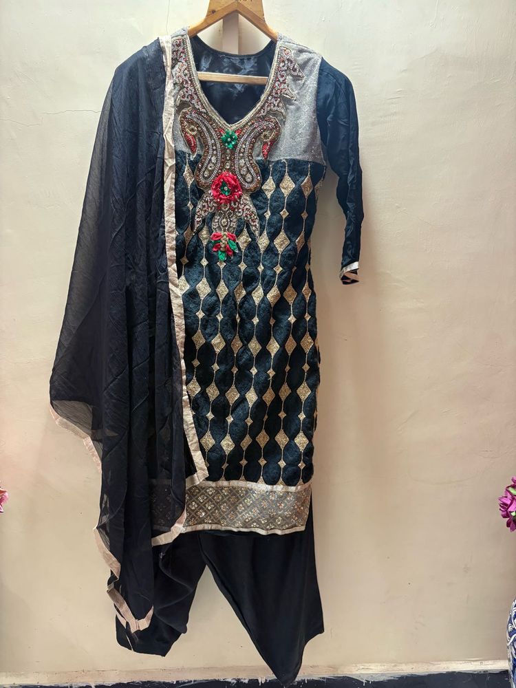 Elegant Black &amp; Gold Salwar Suit