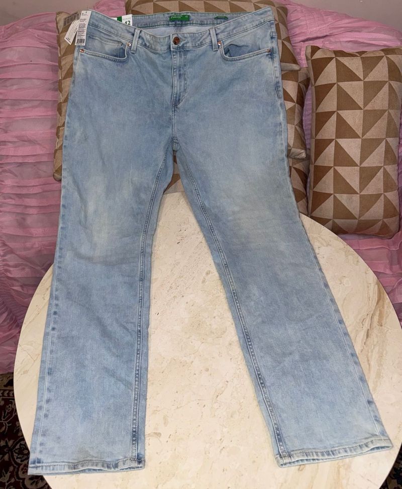 Light Wash Straight Leg Jeans