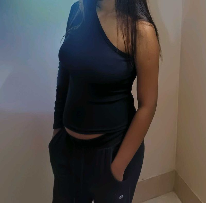 Black One-Shoulder Crop Top