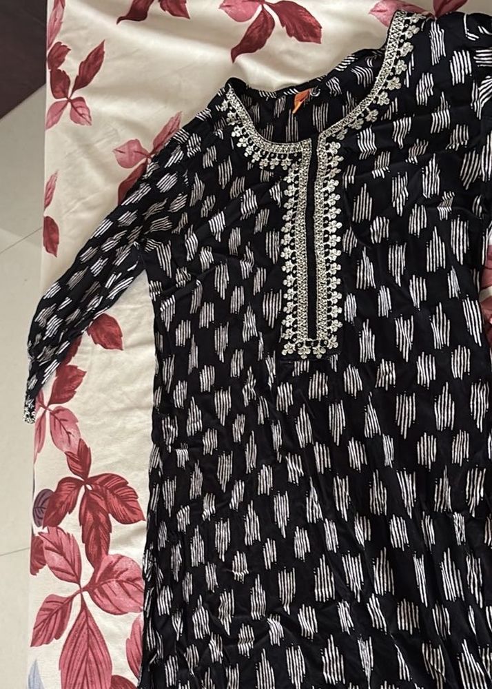 Stylish Black Printed Kurta