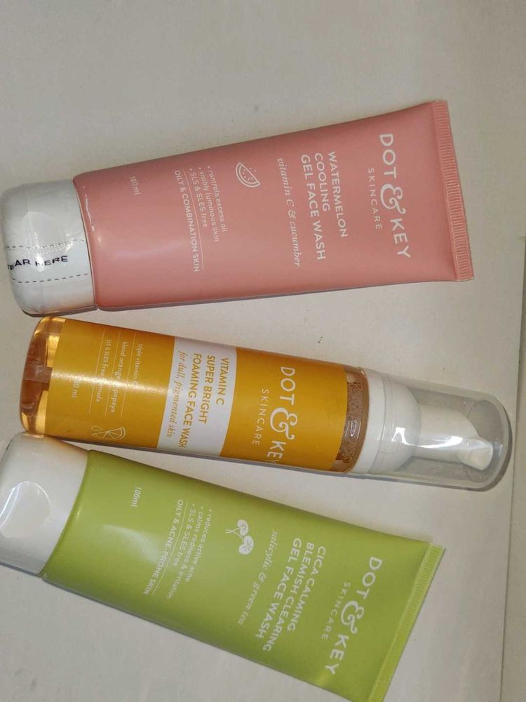 3 Dot &amp; Key Face Wash
