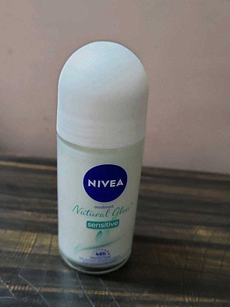 Nivea Natural Glow Sensitive Deodorant Roll-On