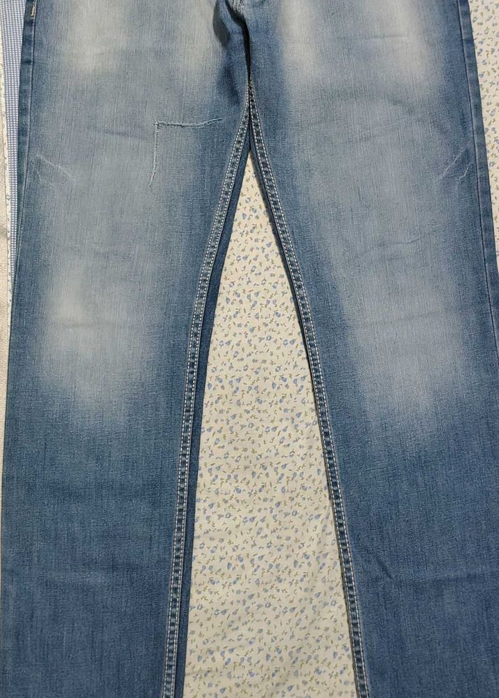 Light Wash Denim Jeans with Patch Detail