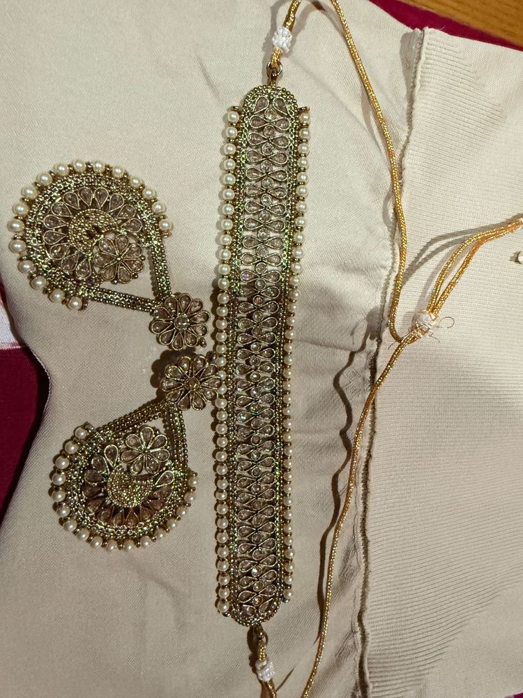 Elegant Kundan &amp; Pearl Jewellery Set