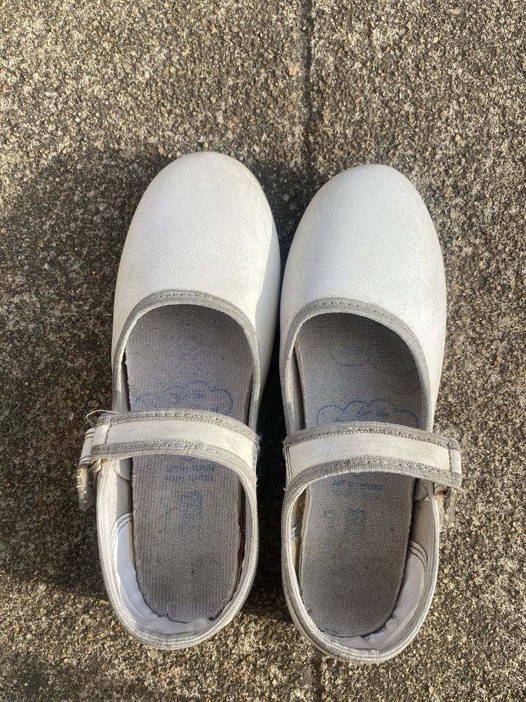 White school  Shoes size 4