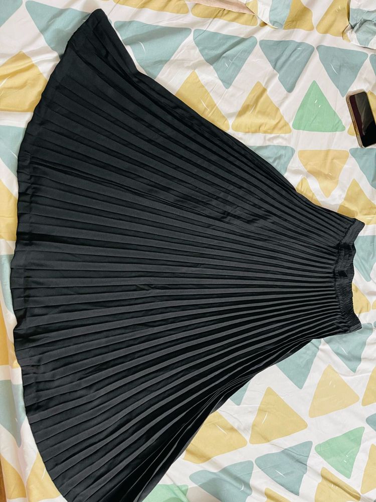 Black Pleated Midi Skirt