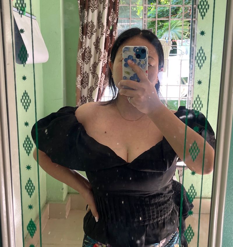 Black Off-Shoulder Puff Sleeve Top