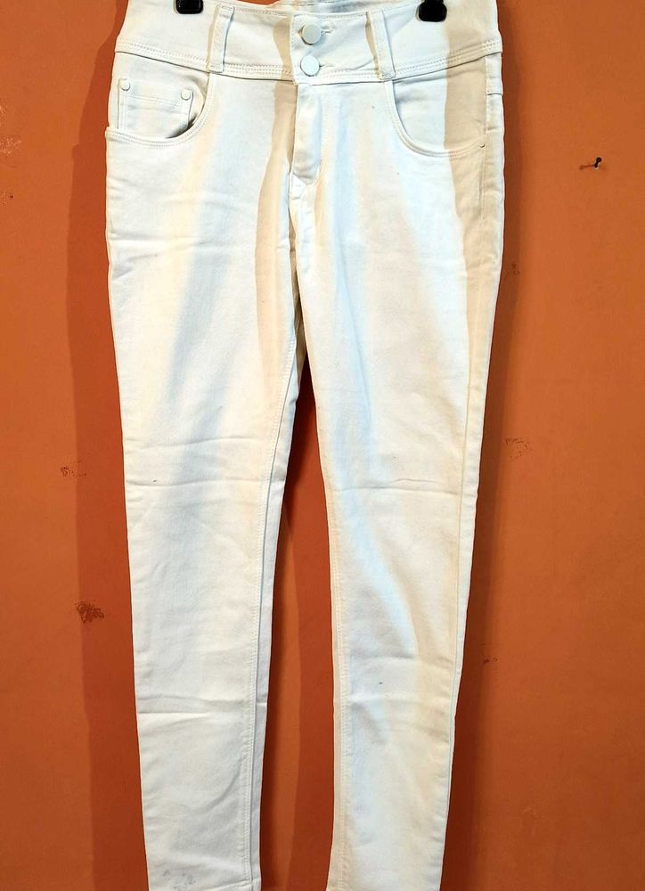 WHITE SKIN- FIT JEANS