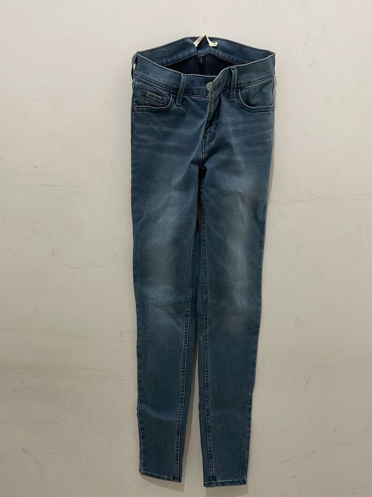 Levi’s Straus Super Skinny Jean Waist 26