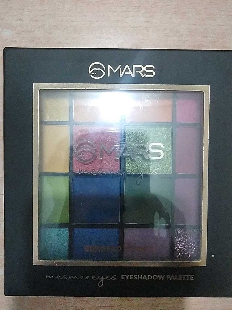 MARS Mesmereyes Eyeshadow Palette