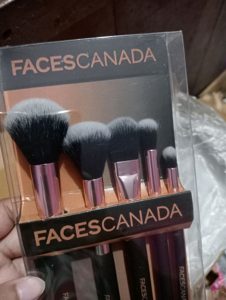 Faces Canada Brushes Set Of 5