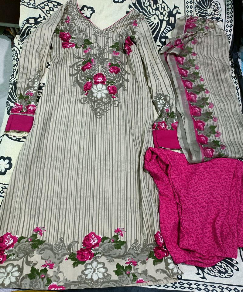 stitched chudidar printed suit with dupatta