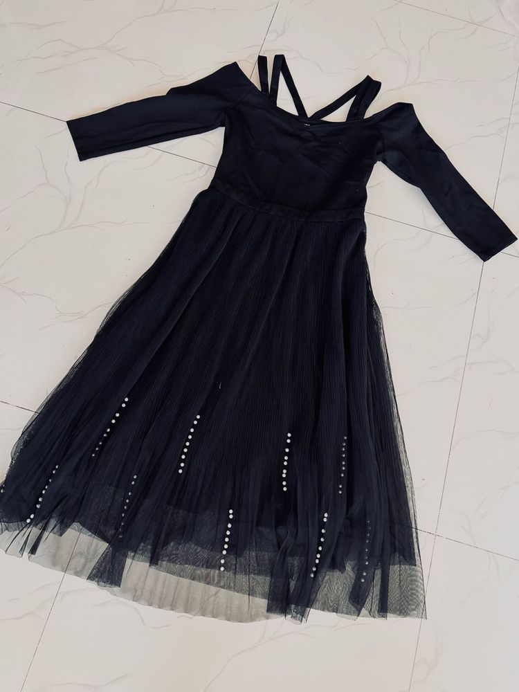 Elegant Black Cold Shoulder Dress