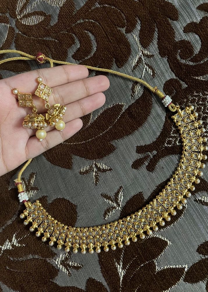 Elegant Gold Necklace and Earring Set