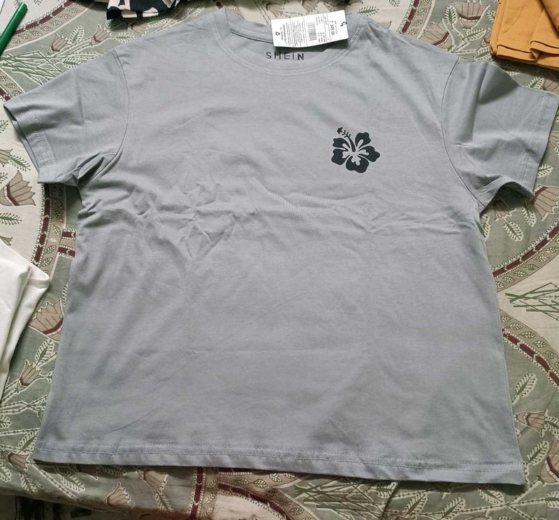 SHEIN Gray Floral Graphic Tee