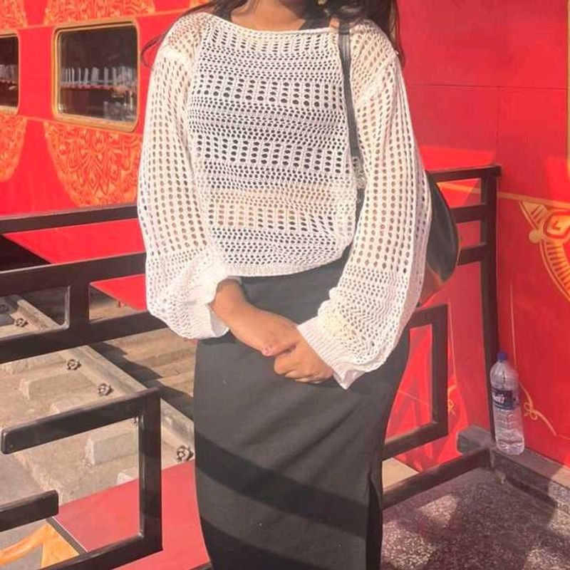 Chic Cropped Knit Sweater