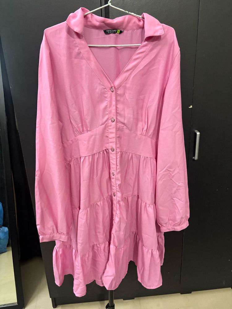 Chic Pink Tiered Midi Dress