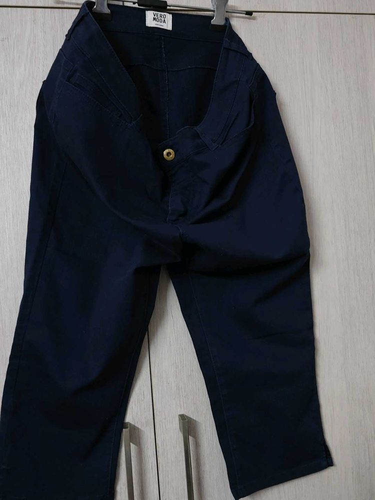 Vero Moda Navy Blue Capri