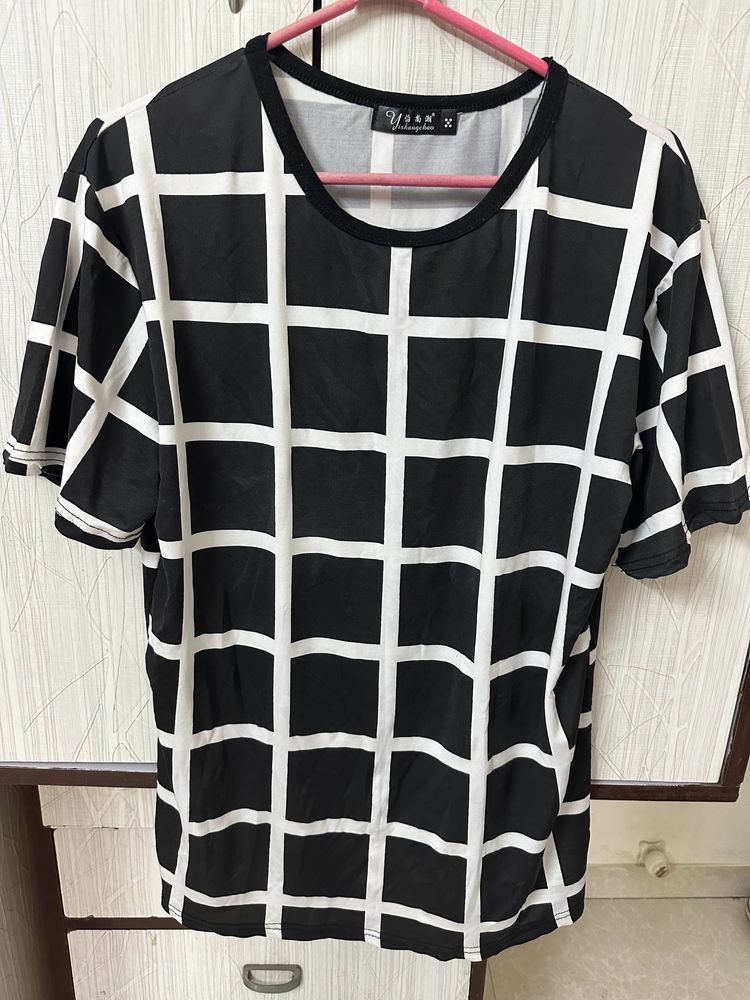 Black Checks Tshirt &amp; Pant