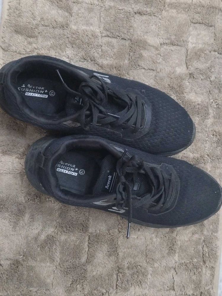 Black Acerok Sneakers