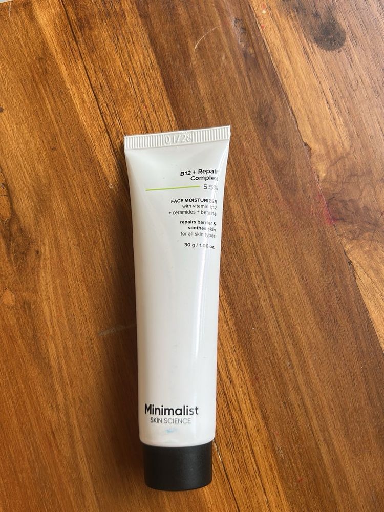 Minimalist Face Moisturizer B12 Repair Complex