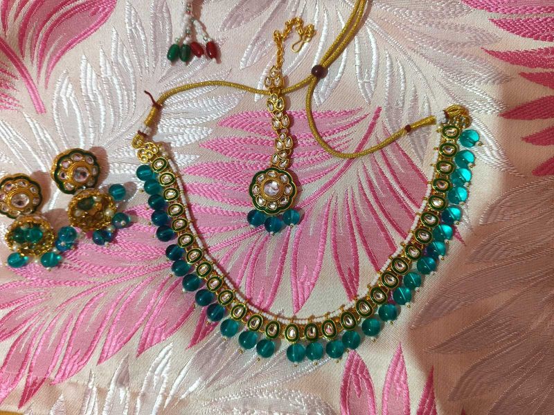 Stunning Teal Kundan Jewelry Set