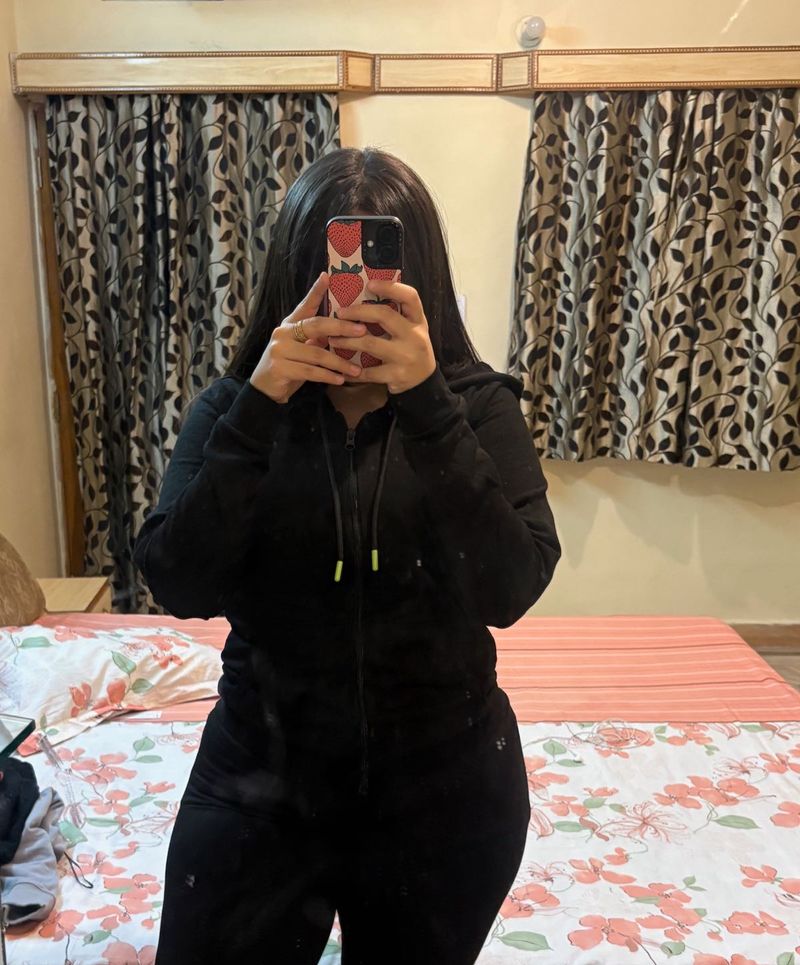 Comfy Black Zip-Up Hoodie