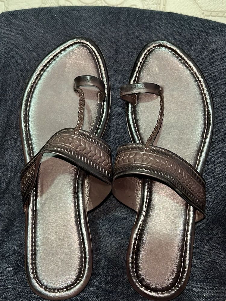 Kolahpuri Stylish Toe-Ring Sandals