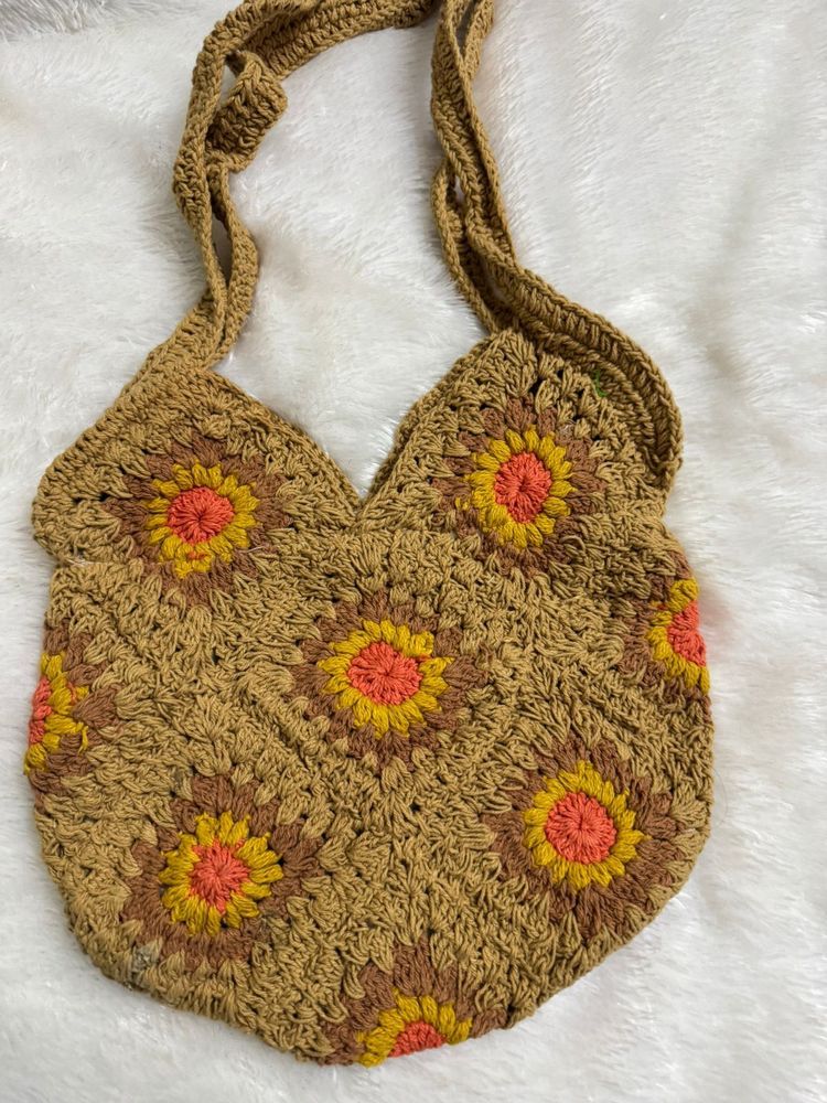 Crocheted bag with lining inside